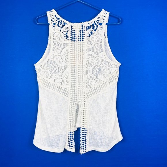 Mossimo Supply Co. Tops - NWT🤩|•MOSSIMO•| Pretty Crocheted Back Tank Top